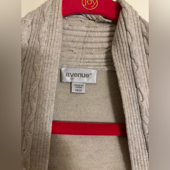 The Avenue - Picture 2 of 3